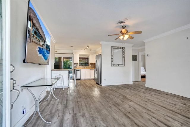 5 of 28 - 4221 Ne 13th Avenue, Oakland Park, FL