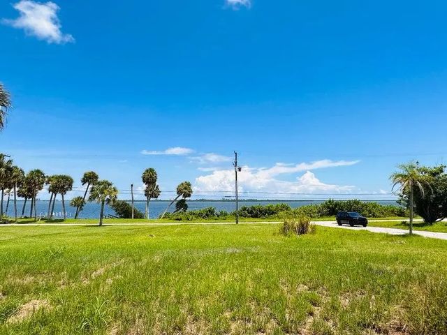 3 of 28 - 1811 S Indian River Drive, Fort Pierce, FL