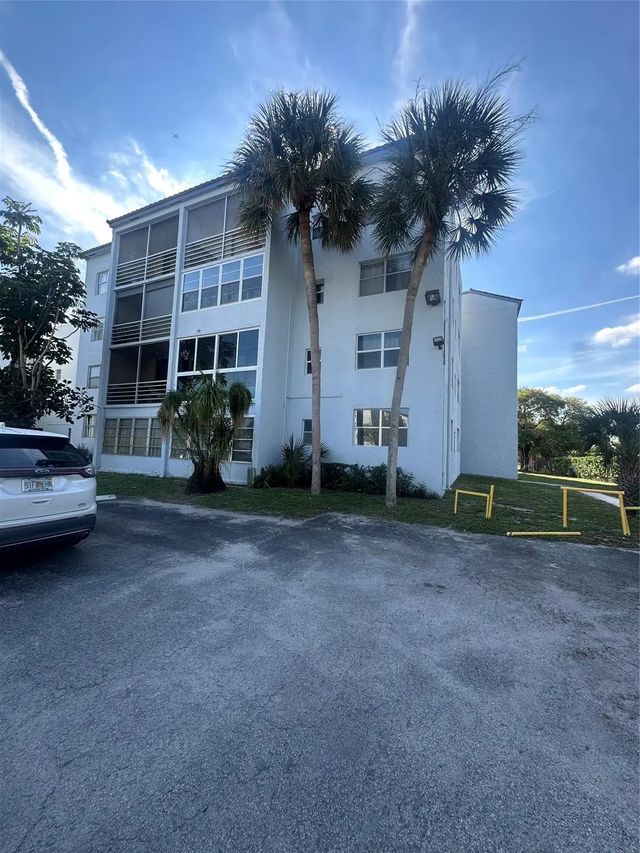 2800 Somerset Drive #j107, Lauderdale Lakes