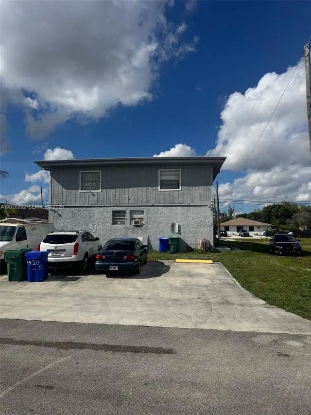 3 of 8 - 1410 Sw 44th Avenue #1-5, Fort Lauderdale, FL