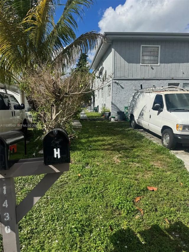4 of 8 - 1410 Sw 44th Avenue #1-5, Fort Lauderdale, FL