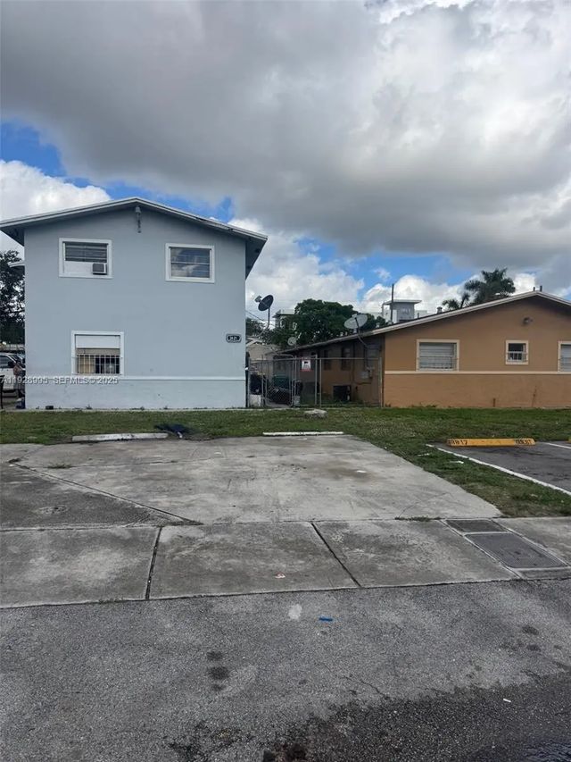 2 of 6 - 3821 Sw 13th Court, Fort Lauderdale, FL