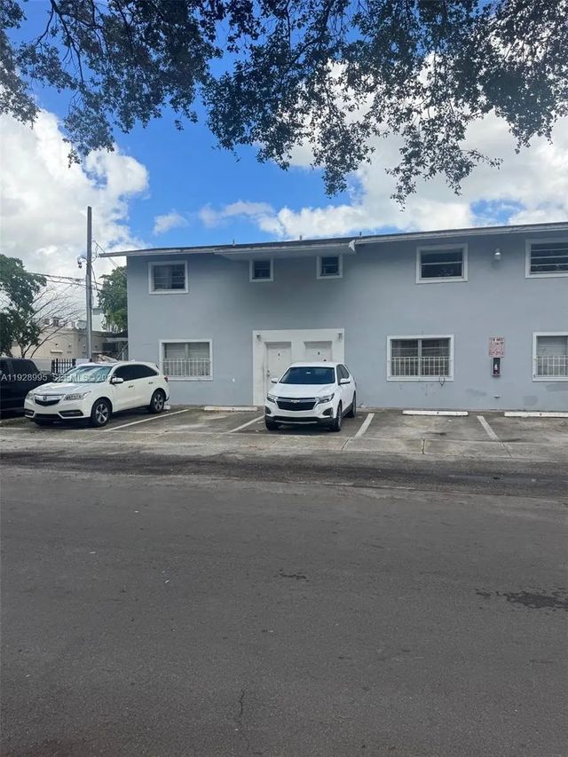 5 of 6 - 3821 Sw 13th Court, Fort Lauderdale, FL