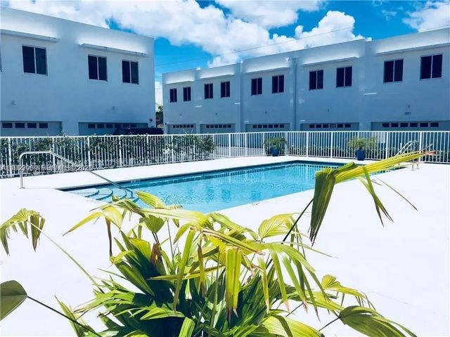 2651 Ne 212th Terrace #400, Miami