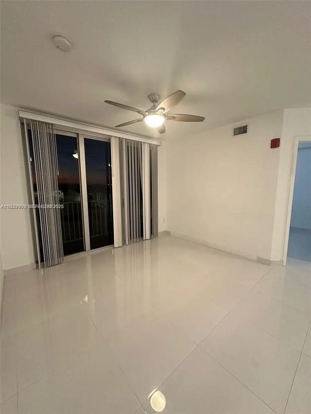2 of 8 - 2651 Ne 212th Terrace #400, Miami, FL