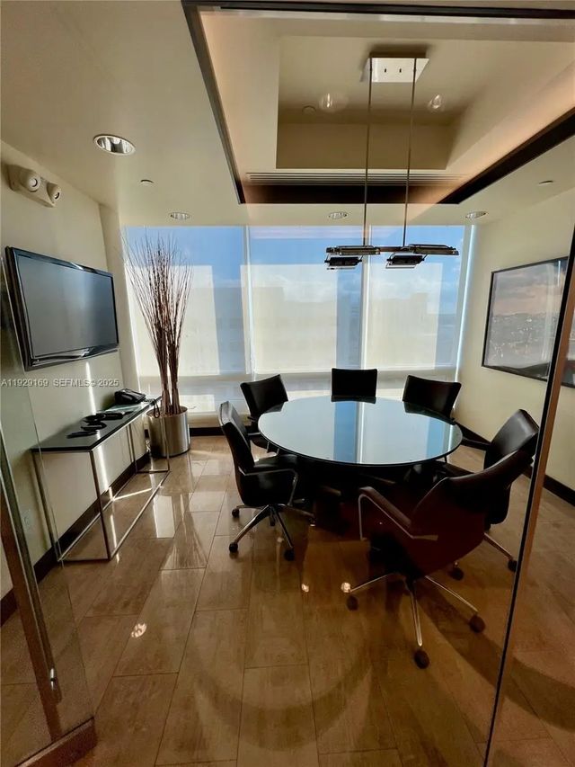 3 of 15 - 20900 Ne 30 Th Avenue, Aventura, FL