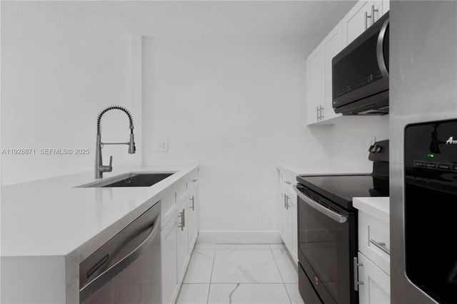 3 of 26 - 6580 W 27th Court #58-21, Hialeah, FL