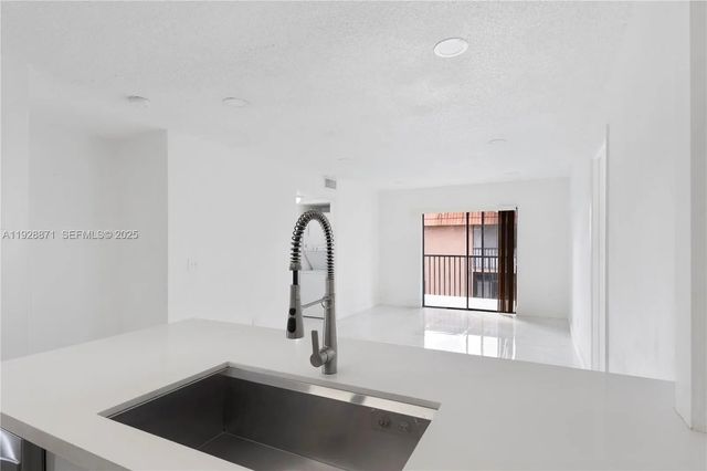 5 of 26 - 6580 W 27th Court #58-21, Hialeah, FL