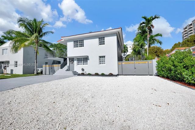3711 Sw 27th Terrace, Miami