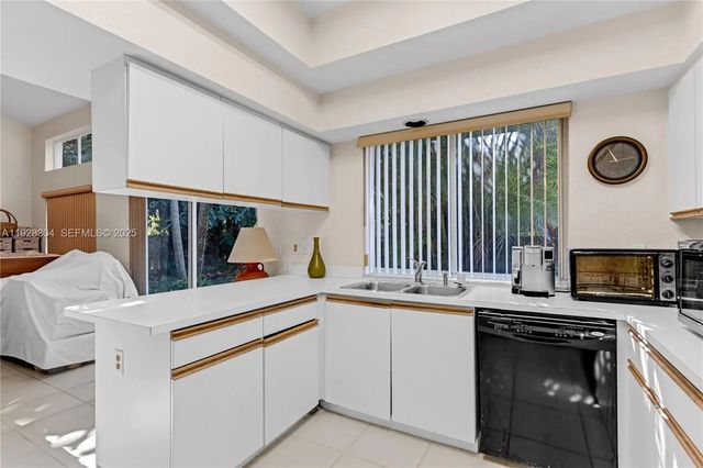 4 of 14 - 10132 Nw 4th Street, Plantation, FL