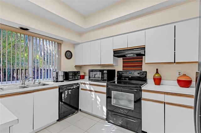 5 of 14 - 10132 Nw 4th Street, Plantation, FL