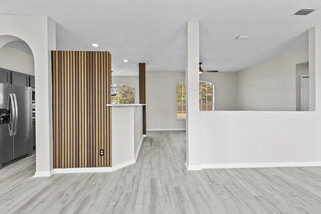 Photo of Listing #R11147202