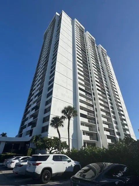 5600 N Flagler Drive #401, West Palm Beach