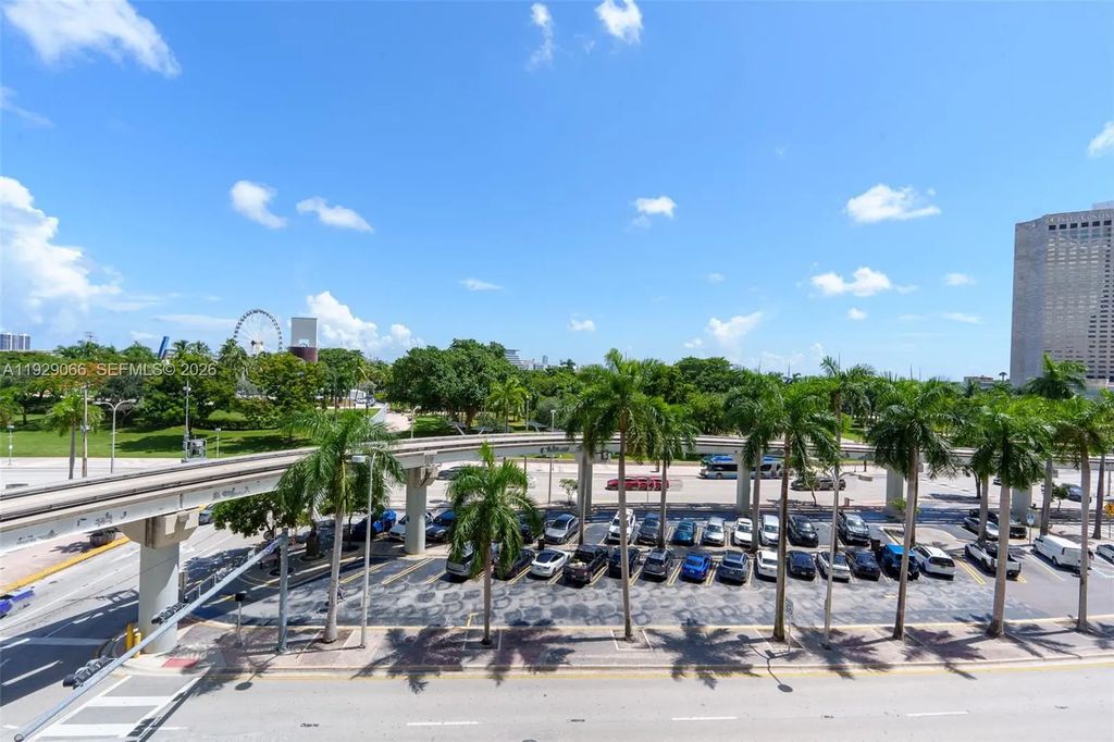 50 Biscayne Boulevard #503, Miami