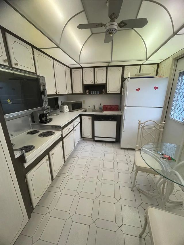 2 of 18 - 604 Ne 2nd Street #231, Dania Beach, FL