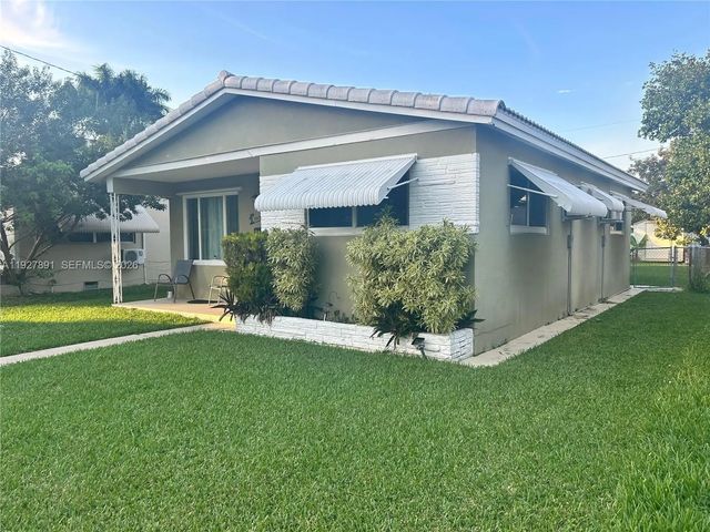 4 of 19 - 1915 Mayo Street, Hollywood, FL
