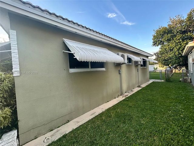 5 of 19 - 1915 Mayo Street, Hollywood, FL