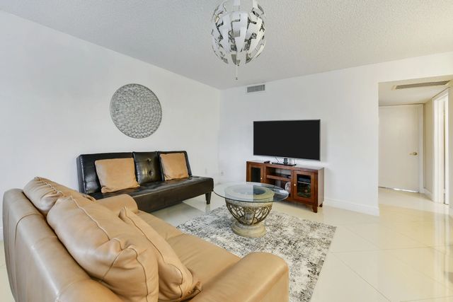3 of 27 - 3100 Springdale Boulevard #314, Palm Springs, FL