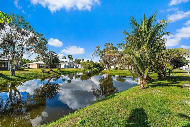 2 of 33 - 3 S Granada Lane, Port St. Lucie, FL