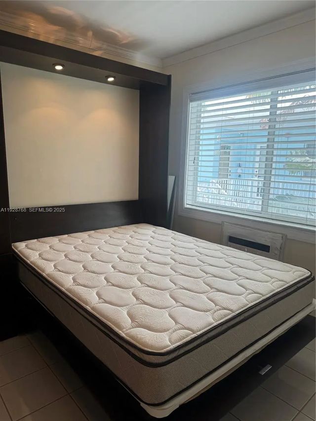 2 of 32 - 401 Collins Avenue #21, Miami Beach, FL