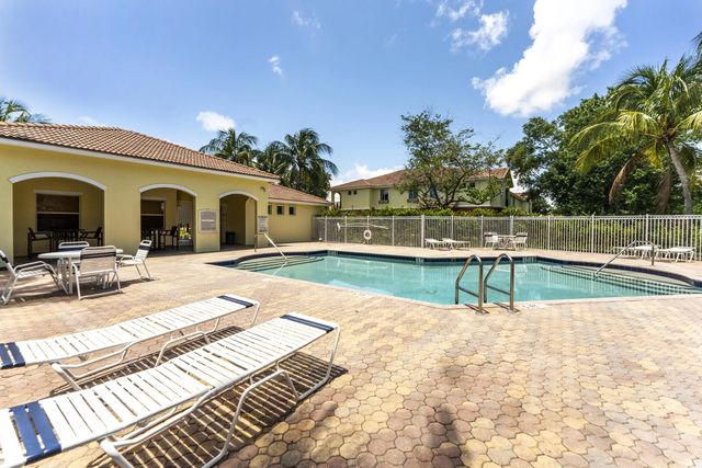 3 of 5 - 49 Se Sedona Circle #101, Stuart, FL