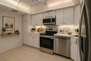 Photo of Listing #R11147371