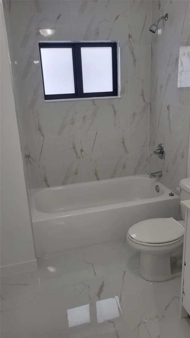 2 of 5 - 1836 Nw 70th Street, Miami, FL