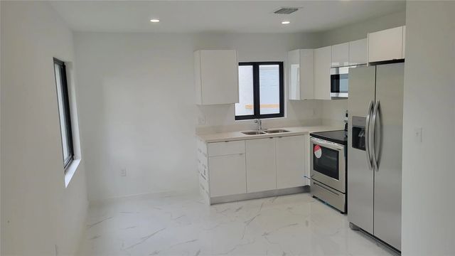 5 of 5 - 1836 Nw 70th Street, Miami, FL