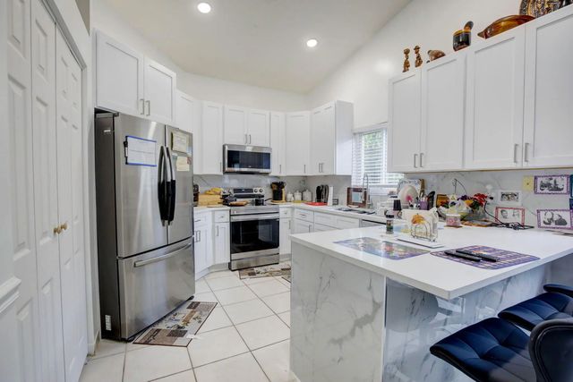 4 of 22 - 10245 Sw 16th Court, Pembroke Pines, FL