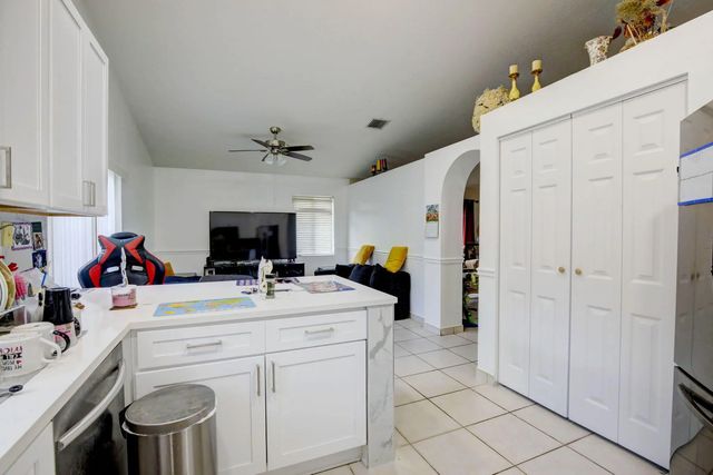 5 of 22 - 10245 Sw 16th Court, Pembroke Pines, FL