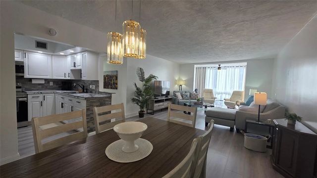 3 of 22 - 2831 Somerset Drive #105, Lauderdale Lakes, FL