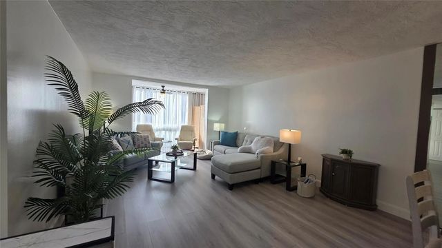 5 of 22 - 2831 Somerset Drive #105, Lauderdale Lakes, FL