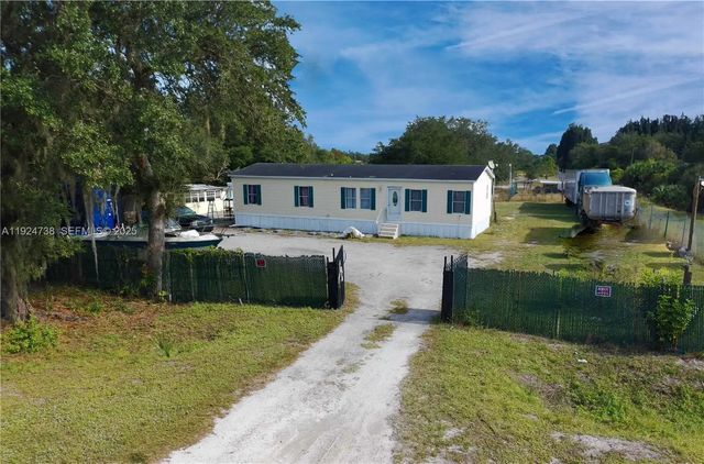 2 of 40 - 225 N Estribo Street, Clewiston, FL