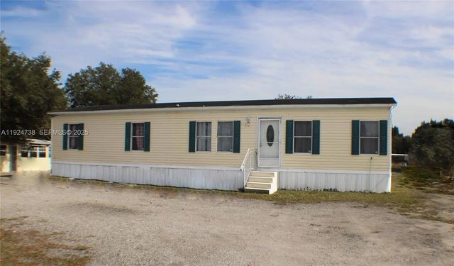 4 of 40 - 225 N Estribo Street, Clewiston, FL