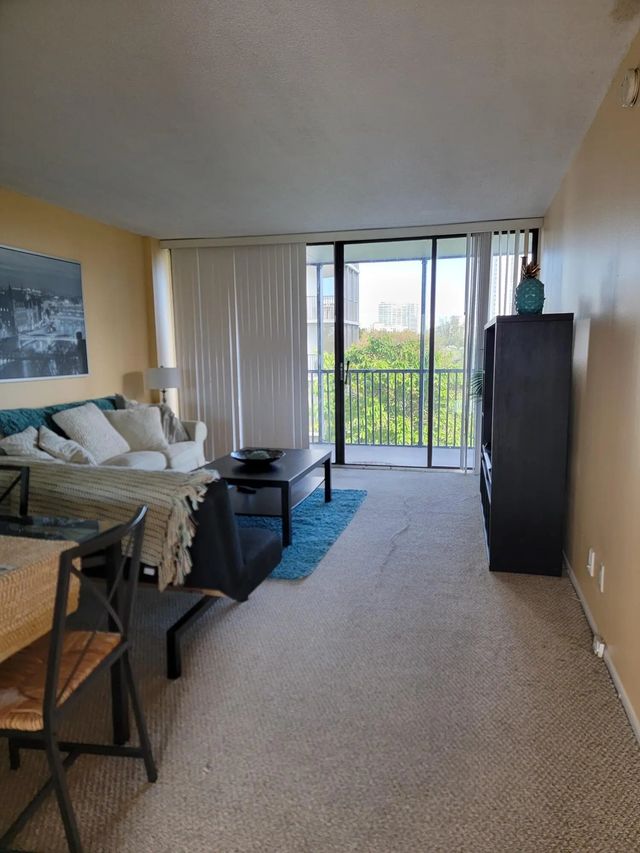 2 of 32 - 3301 N Country Club Drive #506, Aventura, FL
