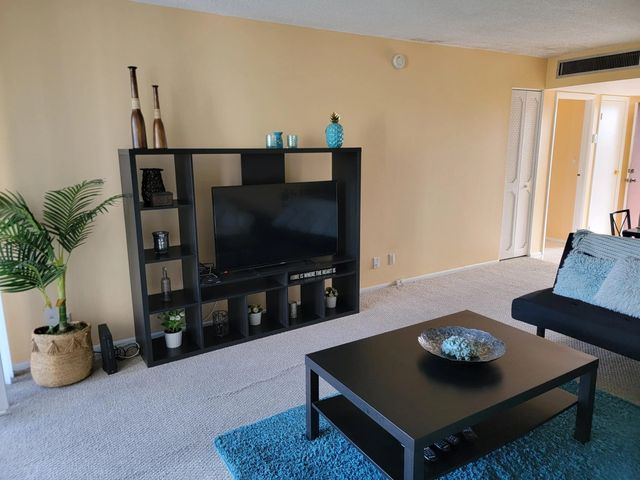 3 of 32 - 3301 N Country Club Drive #506, Aventura, FL