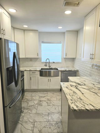 Photo of Listing #R11147616