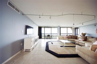 Photo of Listing #F10540995