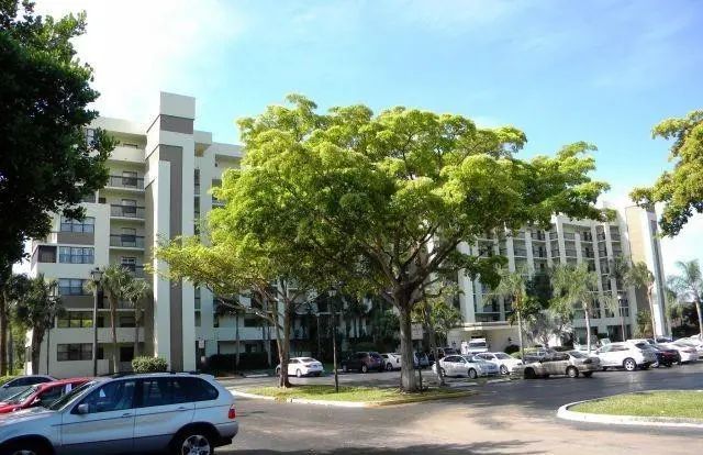 2 of 2 - 7050 Nw 44th Street #506, Lauderhill, FL