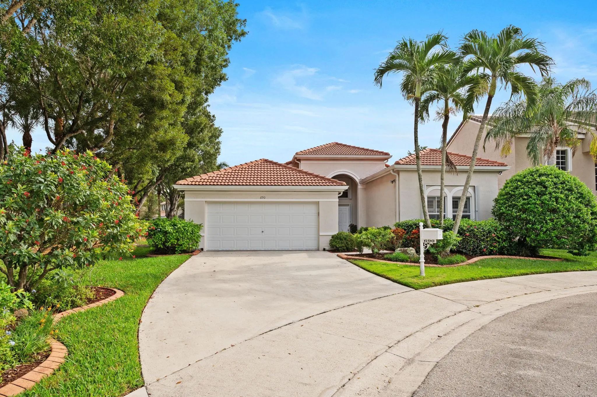 690 Fox Creek Court, Weston