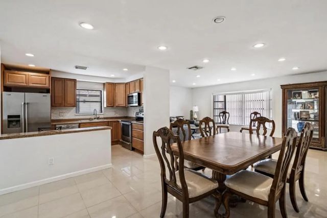 4 of 15 - 6089 Glentree Lane, Greenacres, FL