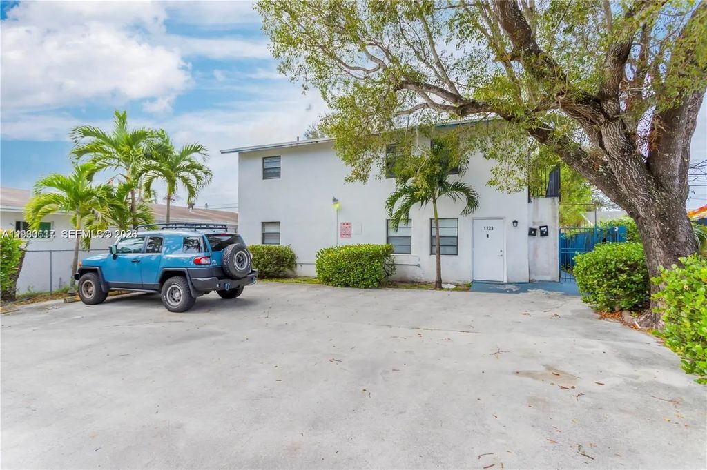 1123 Nw 27th Avenue #1, Fort Lauderdale