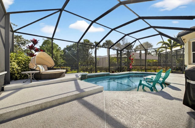 Photo of Listing #R11147810