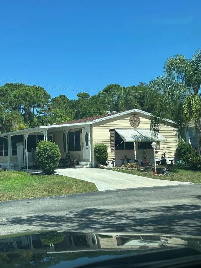 456 Tropical Isles Circle, Fort Pierce