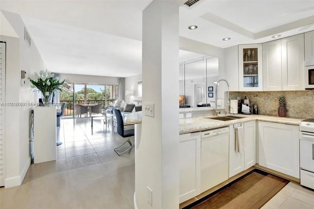 3930 Inverrary Boulevard #405-d, Lauderhill