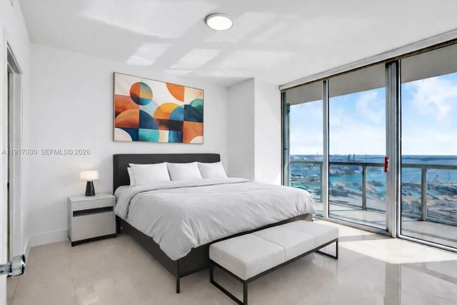 4 of 28 - 888 Biscayne Boulevard #2904, Miami, FL