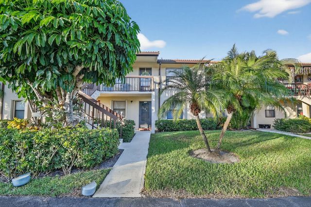 2 of 33 - 4542 Lucerne Lakes Boulevard E #202, Lake Worth, FL