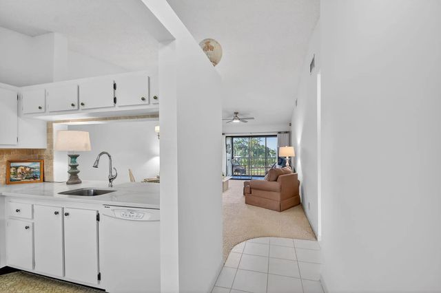 4 of 33 - 4542 Lucerne Lakes Boulevard E #202, Lake Worth, FL