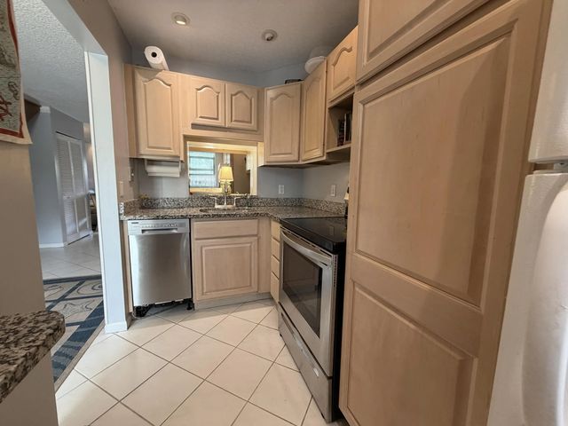 5 of 36 - 4235 N Highway A1a #14, Hutchinson Island, FL