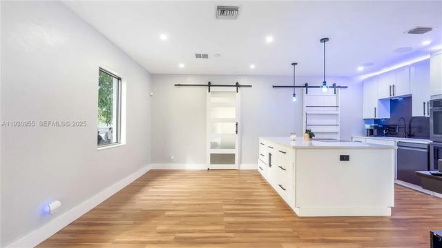 5 of 41 - 817 Nw 17th Street, Fort Lauderdale, FL